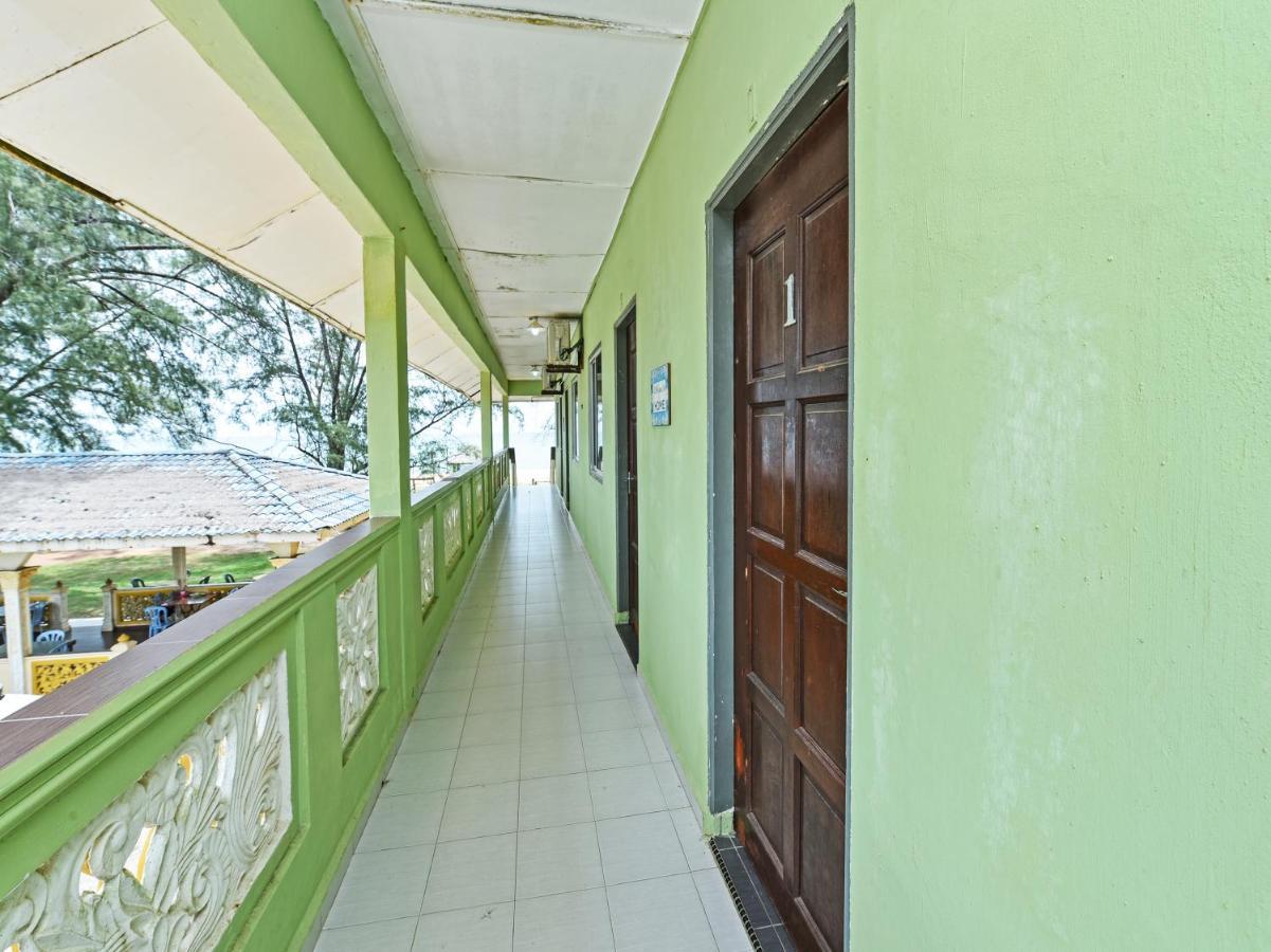 Oyo 90315 Chalet Pantai Rantau Panjang Kuala Rompin Buitenkant foto