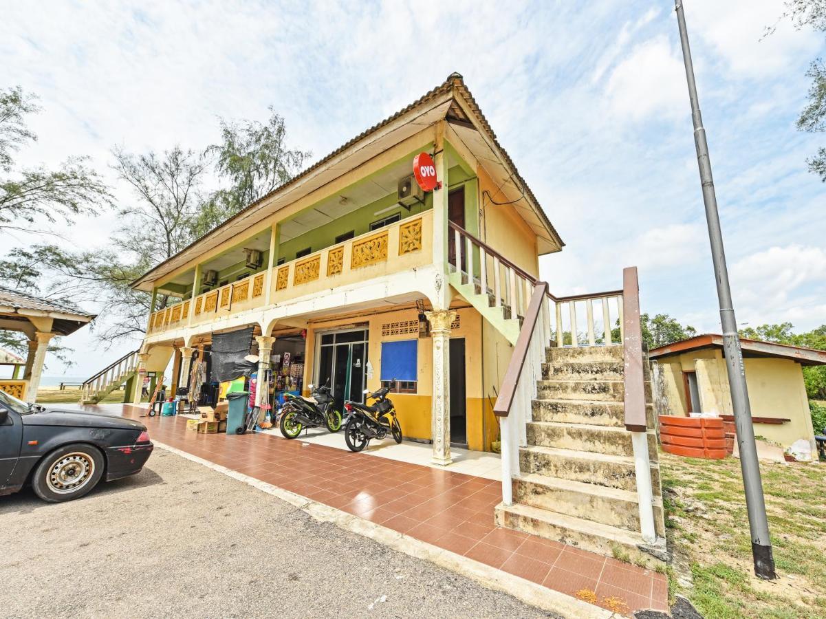 Oyo 90315 Chalet Pantai Rantau Panjang Kuala Rompin Buitenkant foto
