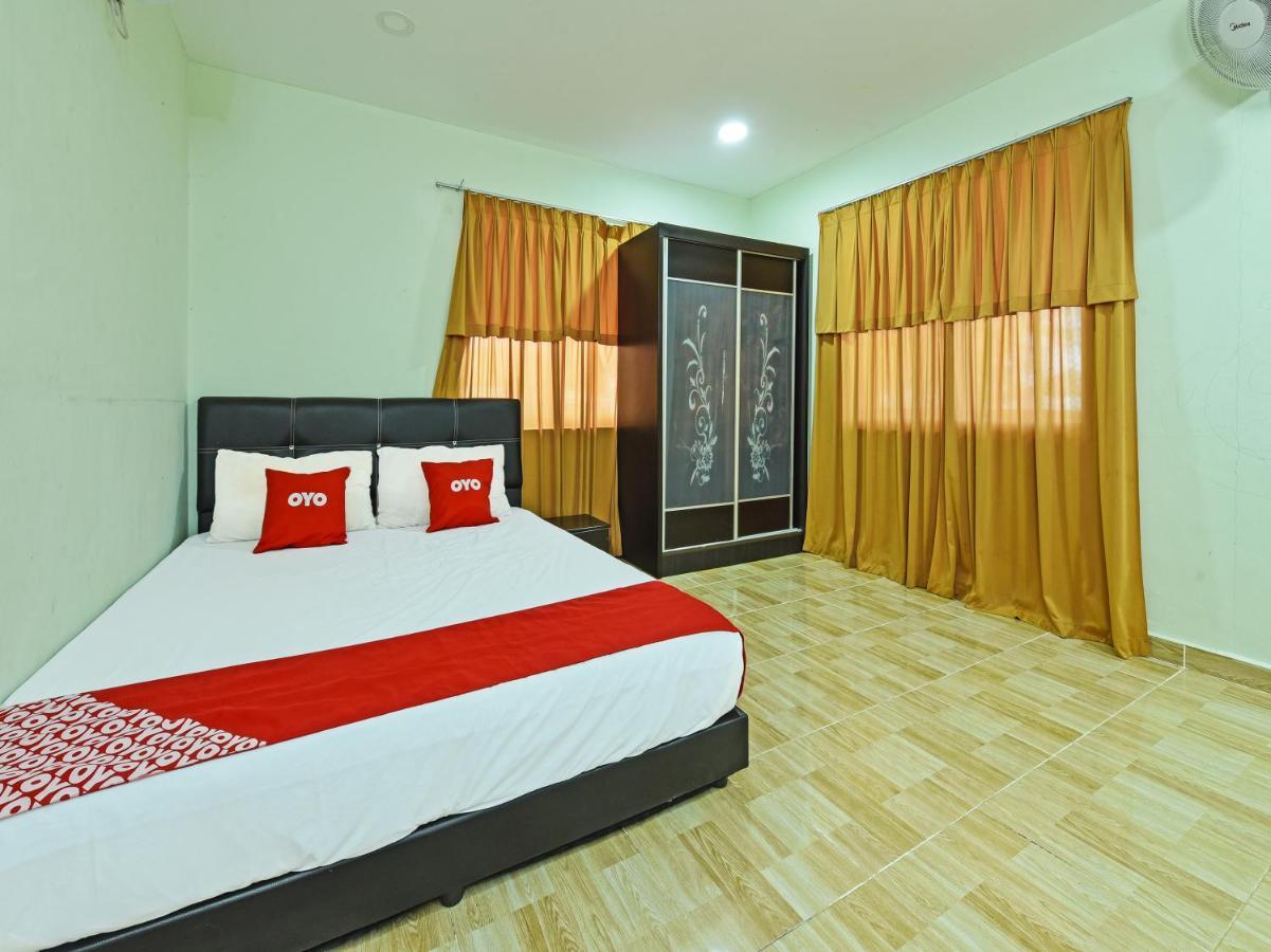 Oyo 90315 Chalet Pantai Rantau Panjang Kuala Rompin Buitenkant foto