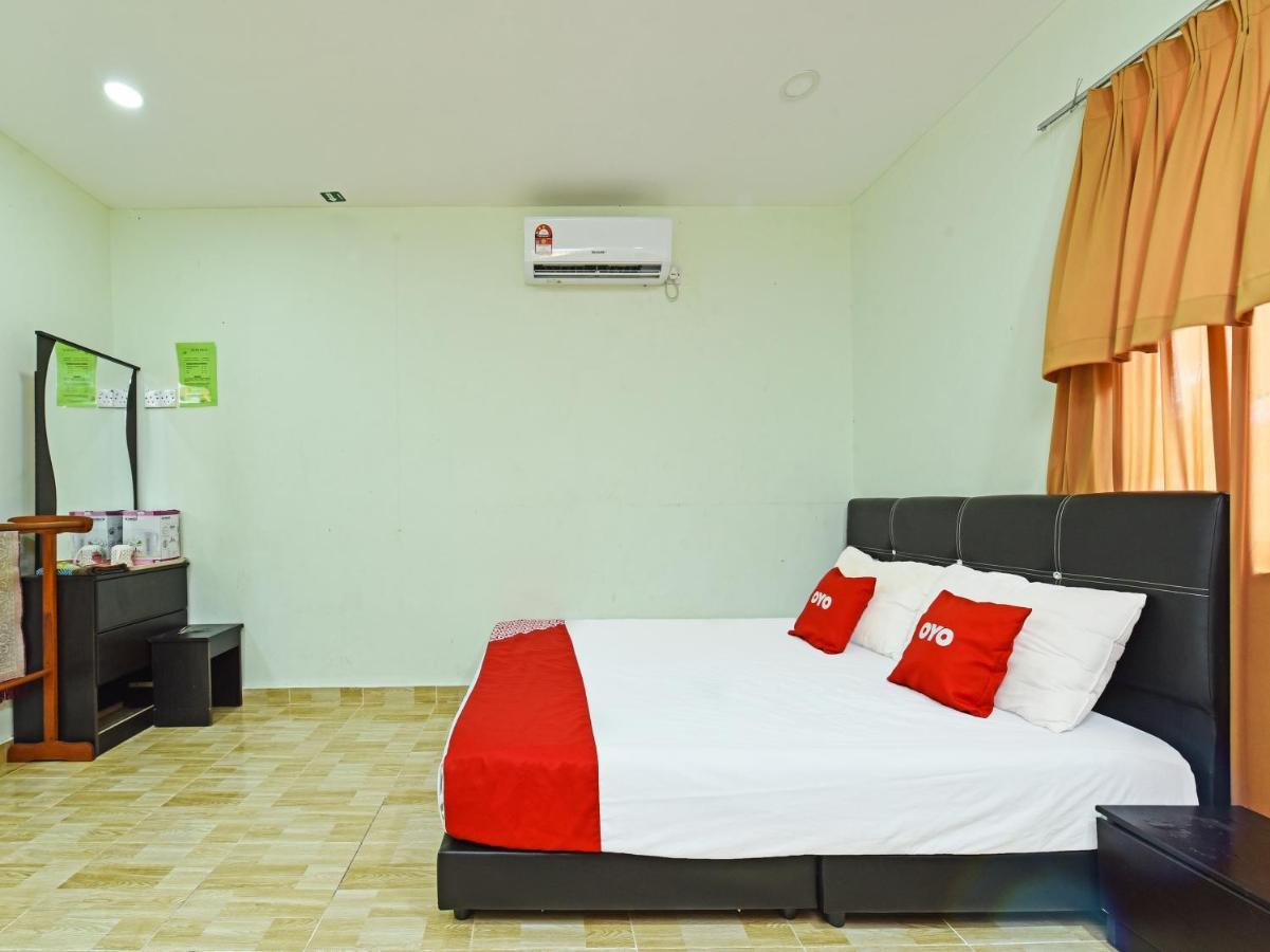 Oyo 90315 Chalet Pantai Rantau Panjang Kuala Rompin Buitenkant foto